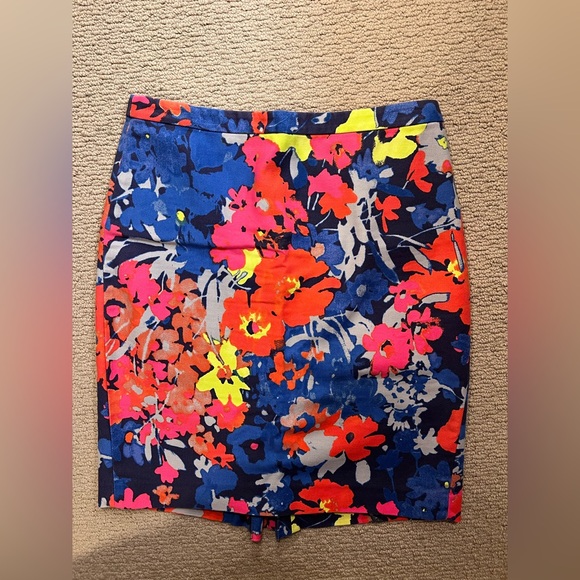 LOFT Dresses & Skirts - LOFT Multicolor Floral Pencil Skirt